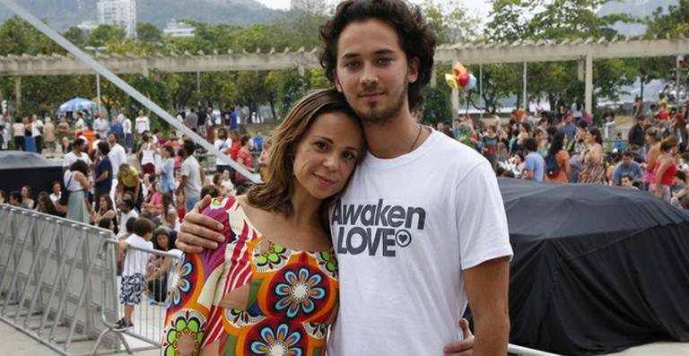 Vanessa Gerbelli e Gabriel Falcão em evento de meditação - Felipe Assumpção / AgNews