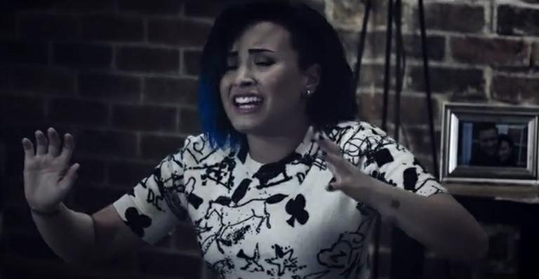 Demi Lotavo no clipe Up - Reprodução