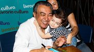 Mauricio de Sousa recebe carinho dos fãs em lançamento de livro infantil - Photo Rio News