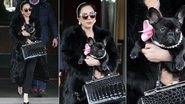 Lady Gaga e Asia, seu cachorro, usam colares de pérolas durante passeio em NY - Foto-montagem/ AKM-GSI Splash News