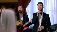 Maroon 5 canta em festas de casamento em novo clipe - Reprodução