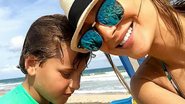 Claudia Leitte posa na praia com o filho mais velho, Davi - Instagram/Reprodução