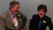 Stephen Fry e Elliott Spencer - Reprodução