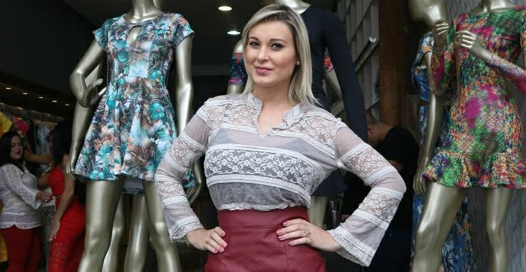 Andressa Urach participa de lançamento de nova coleção de roupas evangélicas - Thiago Duran/AgNews