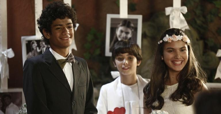 Mili e Mosca 'se casam' em Chiquititas - Roberto Nemanis/SBT