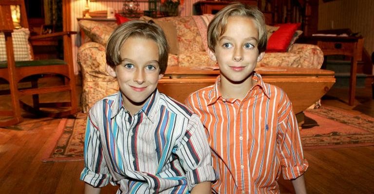 Sawyer Sweeten ao lado do irmão gêmeo em 2005 - Getty Images