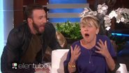 Chris Evans assusta Scarlett Johansson - Reprodução