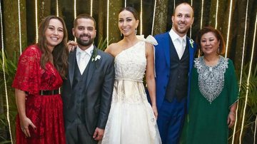 Alex e Ronny com Karina, Sabrina e d. Kika - MANUELA SCARPA/PHOTO RIO NEWS