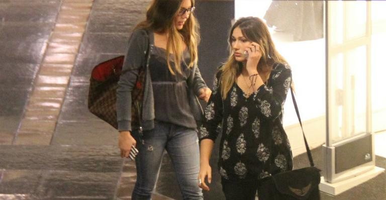 Sasha passeia em shopping com amiga no Rio - Daniel Delmiro/AgNews