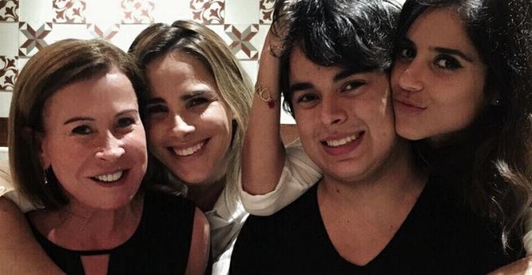 Zilu Godói celebra aniversário ao lado dos filhos - Instagram/Reprodução