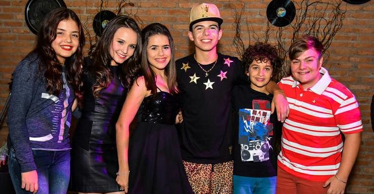 Thomaz Costa comemora aniversário com elenco de Carrossel - Caio Duran / Phábrica de Imagens/Divulgação