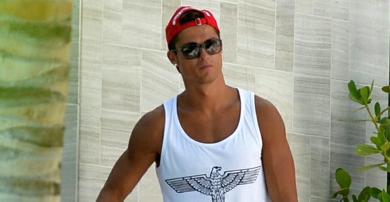 Cristiano Ronaldo exibe saúde de dar inveja durante férias em Miami - AKM-GSI/Splash