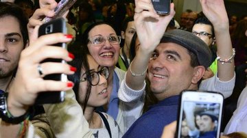 Conhecido como Cake Boss, Buddy Valastro desembarca no aeroporto em São Paulo - Leo Franco / AgNews