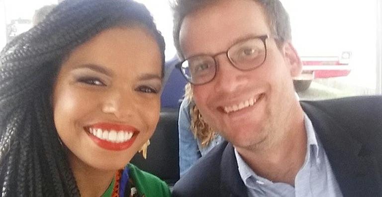 Jeniffer Nascimento e John Green - Reprodução / Instagram