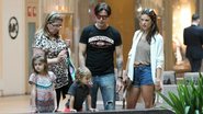 Alessandra Ambrósio passeia com os filhos - Fabio Moreno/Agnews