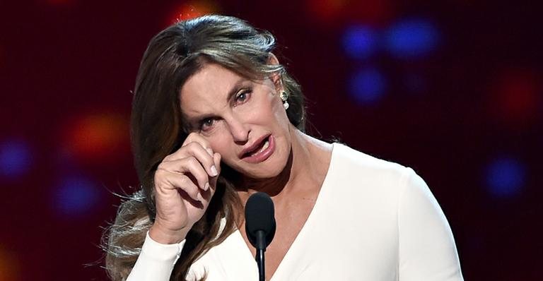 Caitlyn Jenner se emociona em homenagem - Getty Images