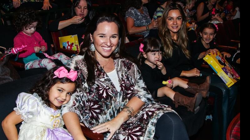 Mariana Belem leva a filha, Laura, para assistir o ‘Disney Live!’ em São Paulo - Manuela Scarpa/Photo Rio News