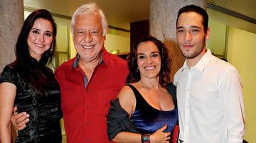 Antonio Fagundes com Bruno - Felipe Assumpção e Marcello Sá Barretto/Agnews