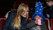 Eliana leva o filho para assistir peça infantil - Manuela Scarpa/Photo Rio News