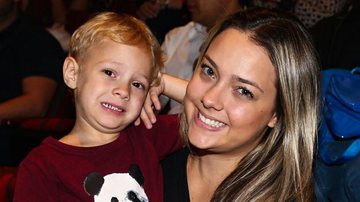 Carol Dantas leva o filho, Davi Lucca, em espetáculo infantil - Manuela Scarpa/Photo Rio News