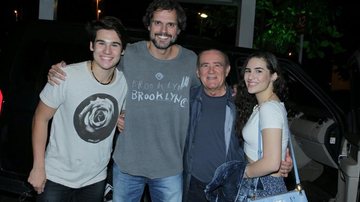 Elenco assiste ao 1º capítulo de 'Malhação - Seu Lugar no Mundo' - Alex Palarea e Marcello Sá Barretto / AgNews