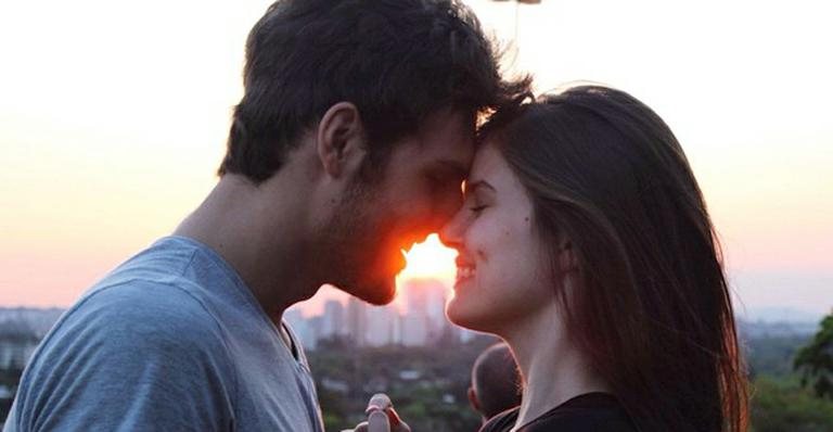 Lucas Cattani e Camila Queiroz - Reprodução Instagram