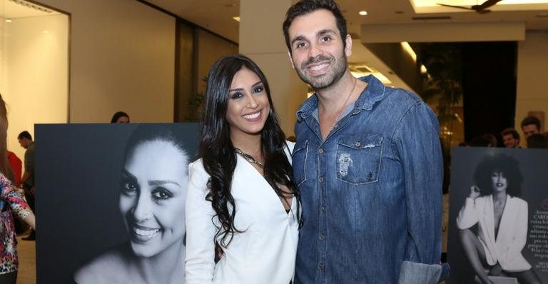 Ex-BBB Amanda Djehdian vai com namorado a exposição - Thiago Andrade/AgNews