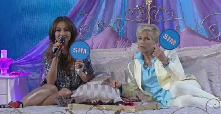 Xuxa e Sabrina Sato no quadro Conto de Fadas - TV Record/Reprodução