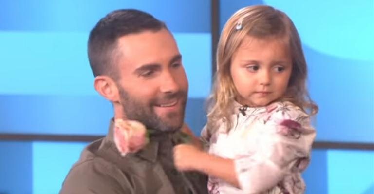 Adam Levine e Mila - Reprodução