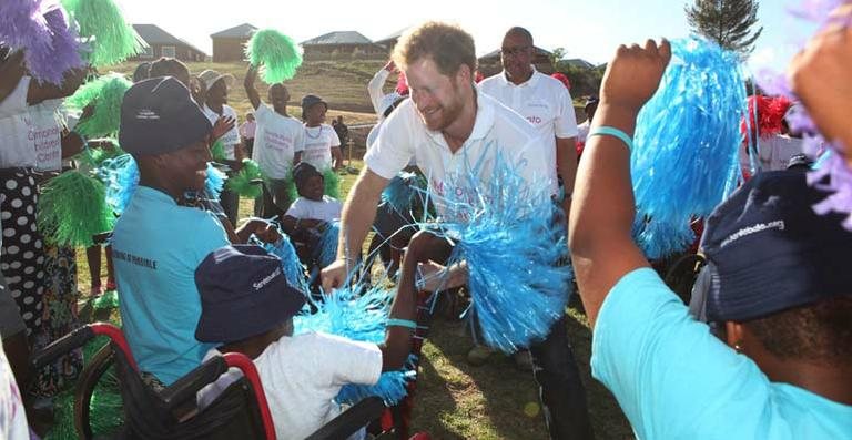 Príncipe Harry em viagem para a África - Getty Images