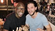 Kit Harington, de 'Game of Thrones', cai no samba com Mumuzinho - Reprodução/ Instagram