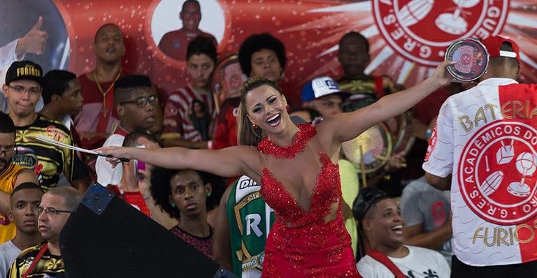 Viviane Araújo brilha em ensaio para o carnaval 2016 - Alex Nunes/Divulgação