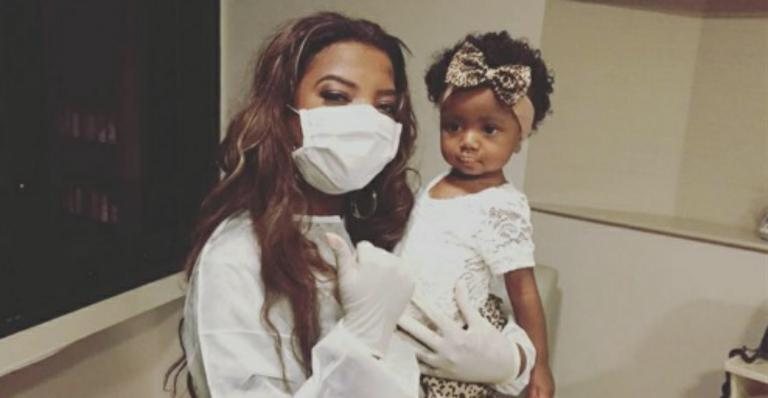 Ludmilla visita garota Alice em hospital - Instagram/Reprodução