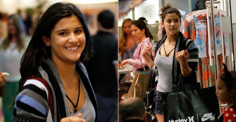 Giulia Costa em shopping no Rio de Janeiro - Marcos Ferreira / Brazil News