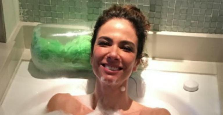 Luciana Gimenez relaxa em banheira de espuma - Instagram/Reprodução