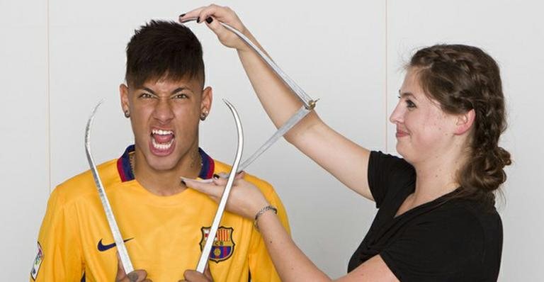 Neymar tira medidas para sua estátua de cera - Madame Tussauds/Divulgação