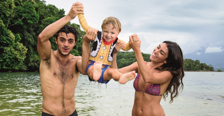 Na Ilha de CARAS, o Jonatas de Totalmente Demais fala do sucesso da novela e de como sua vida se transformou ao lado da mulher e do filho. - SELMY YASSUDA/ARTEMISIA FOT. E COMUNICAÇÃO