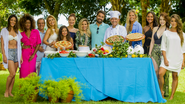 Estrelas reunidas na Ilha de Caras para lançamento da coleção CARAS Pizza dos Famosos & Sorvete - CADU PILOTTO, FABRIZIA GRANATIERI E MARTIN GURFEIN