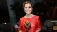 Adriana Esteves recebe o Troféu AIB de Melhor Atriz - Roberto Filho / Brazil News