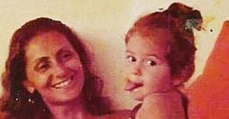 Giovanna Antonelli em foto da infância com a mãe - Instagram/Reprodução