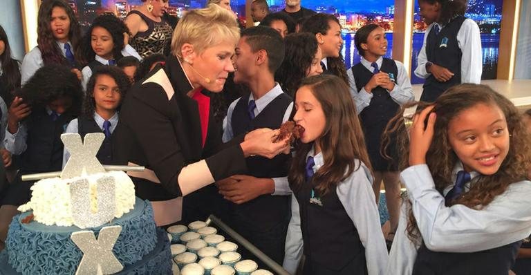 Xuxa Meneghel celebra seu aniversário na Record - Divulgação