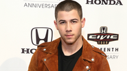 Nick Jonas aparece beijando Tove Lo em seu novo clipe - Getty Images