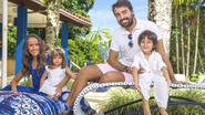 A alegria do ator com os filhos, Vicente e Francisquinha, e a mulher. - CADU PILOTTO