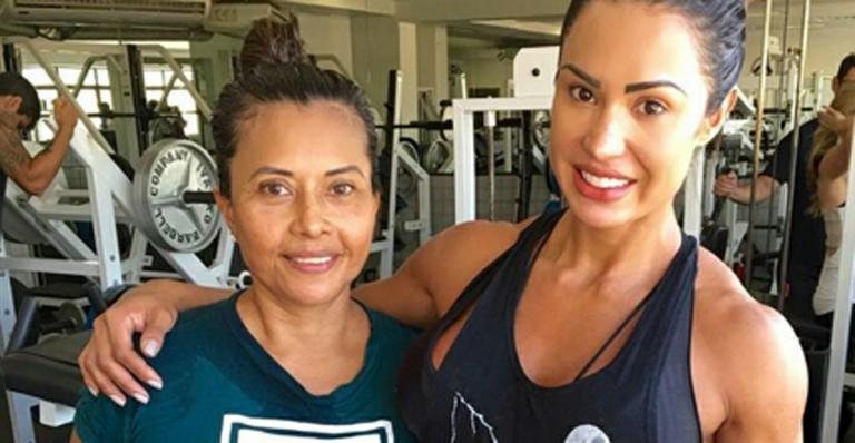 Gracyanne Barbosa com a mãe, Ledir Jacobina - Instagram/Reprodução