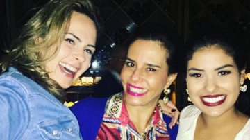 Ana Paula e Munik se reencontram em jantar com  Narcisa Tamborindeguy - Reprodução/ Instagram