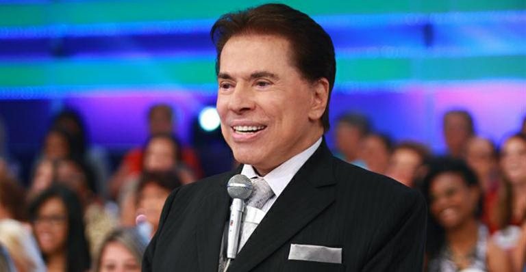 Silvio Santos com seu antigo microfone no SBT - Lourival Ribeiro/SBT