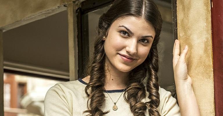 Giovanna Grigio em 'Êta Mundo Bom!' - TV Globo