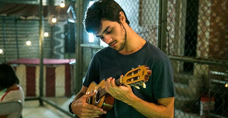 Felipe Simas em 'Totalmente Demais' - TV Globo