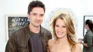 Topher Grace se casa em cerimônia íntima com a atriz Ashley Hinshaw - Getty Images