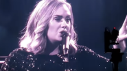 Adele homenageia vítimas do atentado em Orlando - Reprodução Youtube